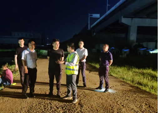 �������ձ���-ӭ��Ѵ������������ǰ�� -320.png